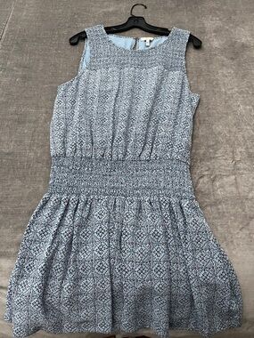 Joie Light Blue Patterned Sleeveless Smocked Dress